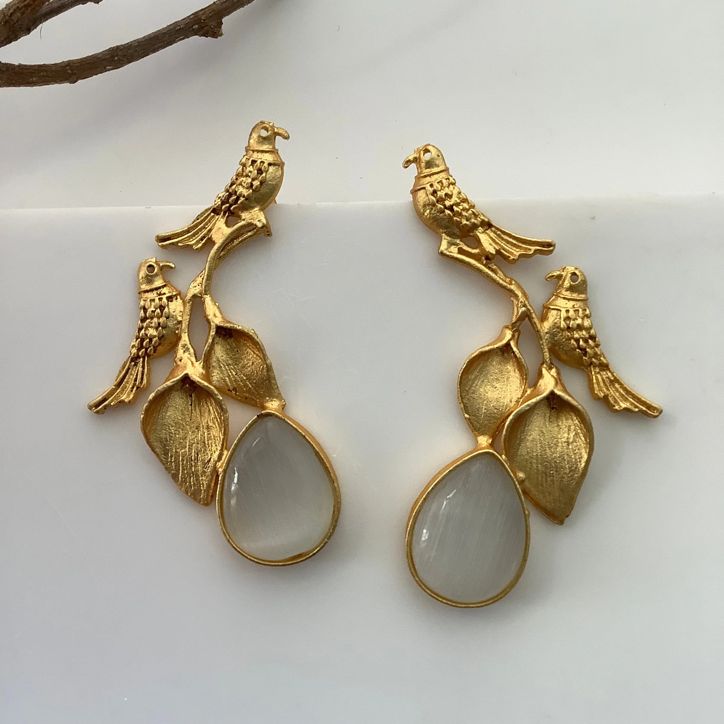 Salvanity Golden Brass Twin Bird Stone Earrings (Grey White)