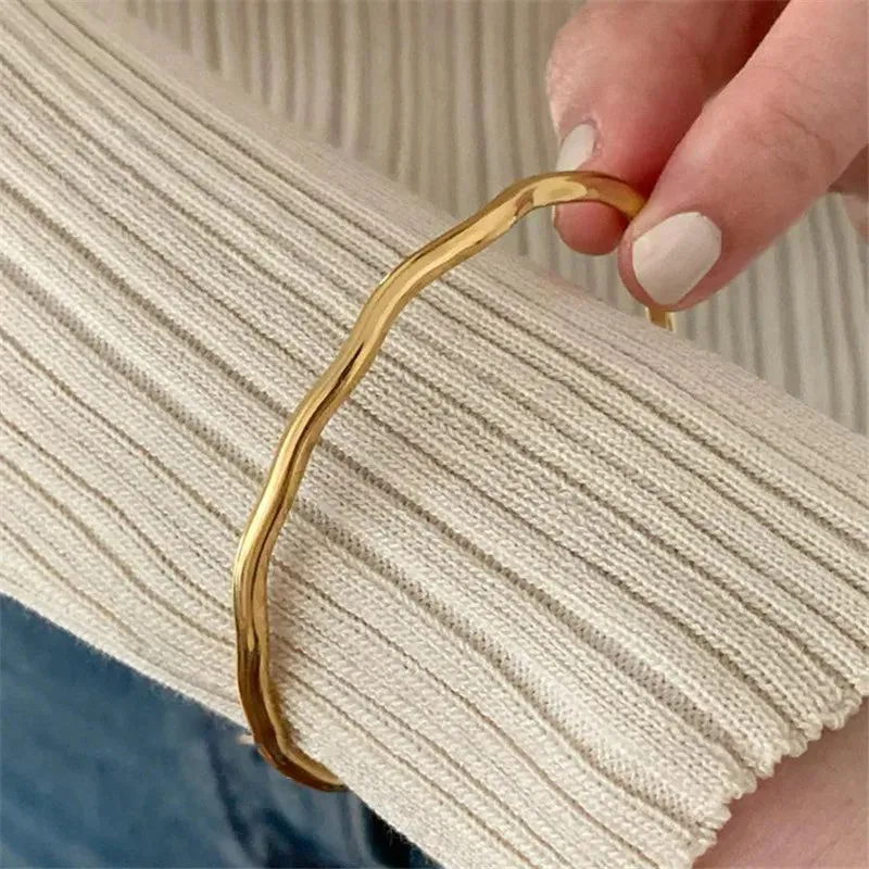 VAIGE Irregular Copper Chain Bracelet - Personalized Hologram Design for Travel and Wedding Accessories, Fashionable Mood Tracker